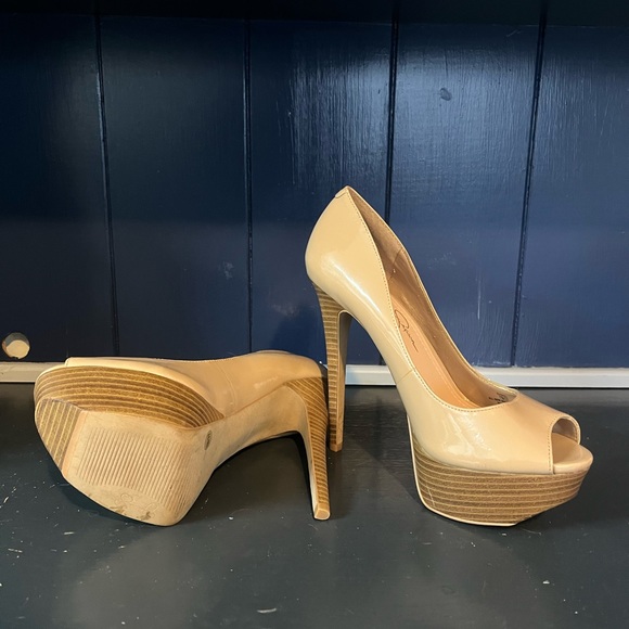 Jessica Simpson Hazil (Nude Patent) Heels Size 7B - Picture 6 of 15